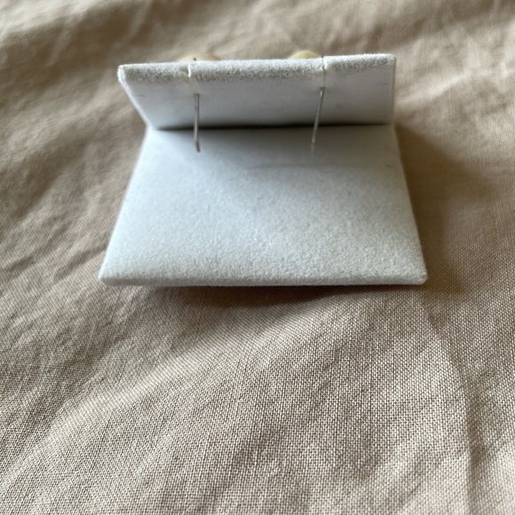 Perl Drop Earrings - Picture 3 of 3